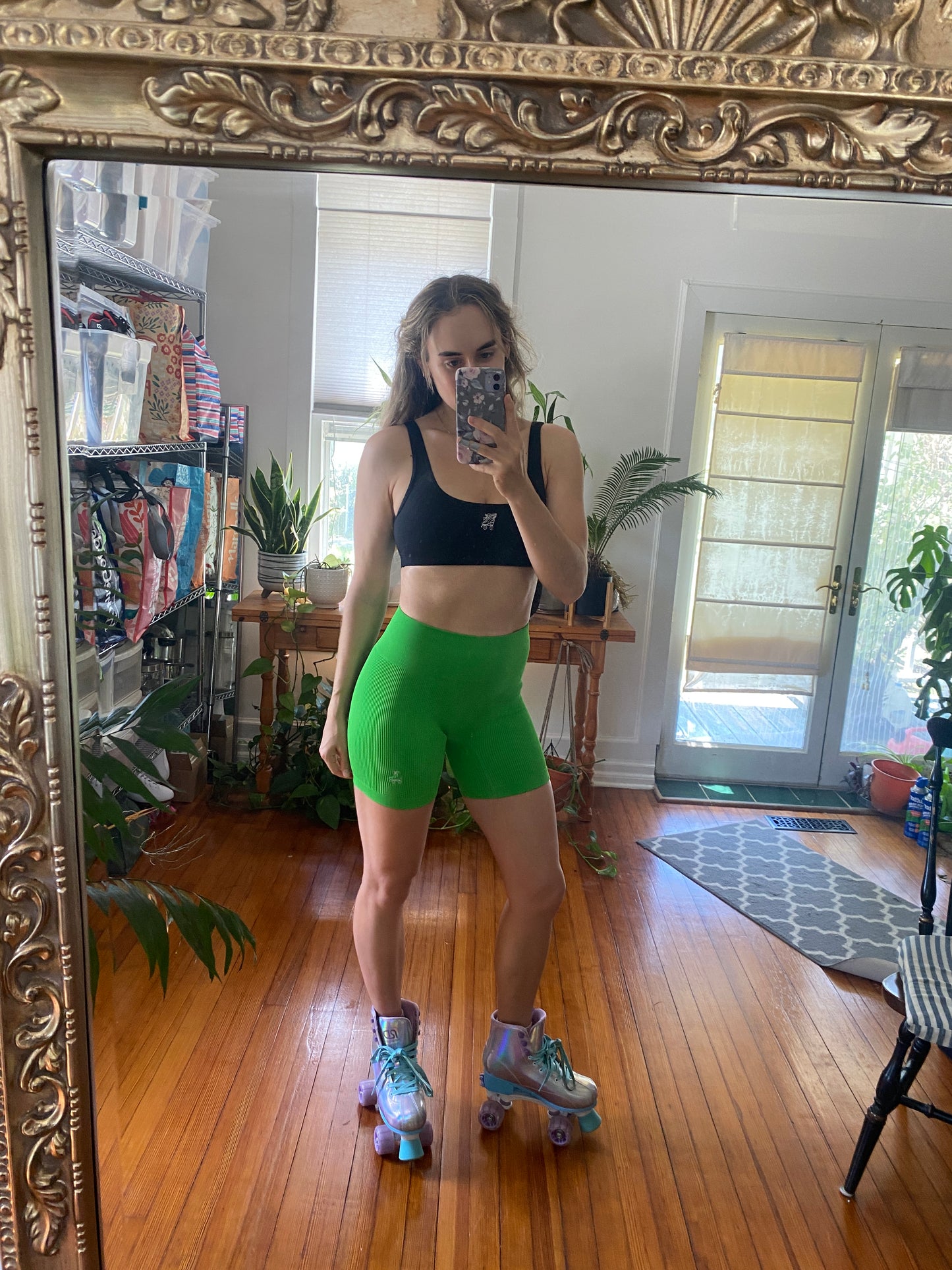 Size Medium NEW Kelly Green Embroidered Roller Skate Shorts
