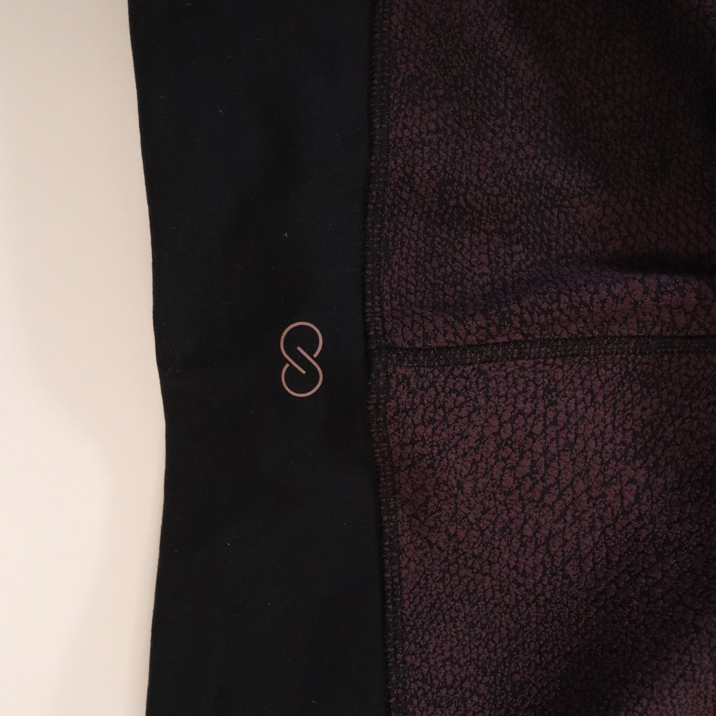 Preowned Roller Skate Leggings Size Small
