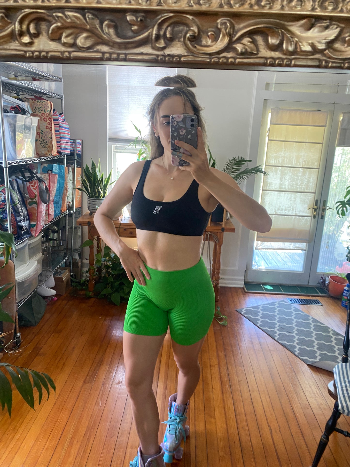 Size Medium NEW Kelly Green Embroidered Roller Skate Shorts