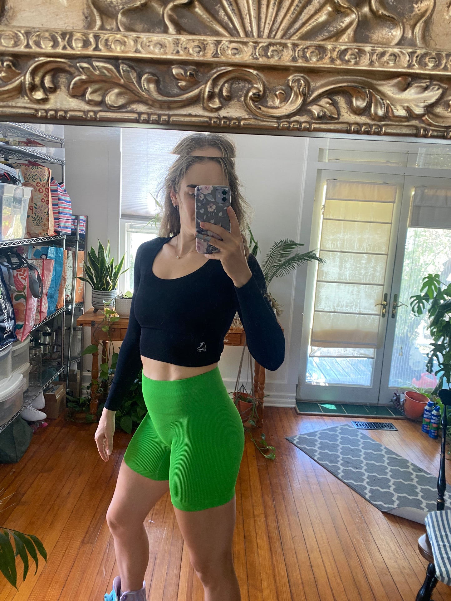 New Size Small/Large Roller Skate Long Sleeve Crop Top - Black
