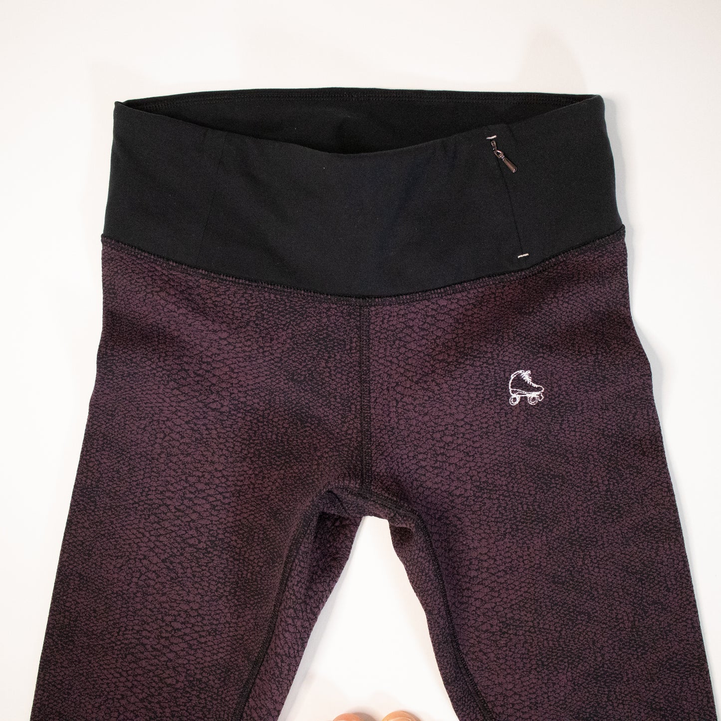 Preowned Roller Skate Leggings Size Small