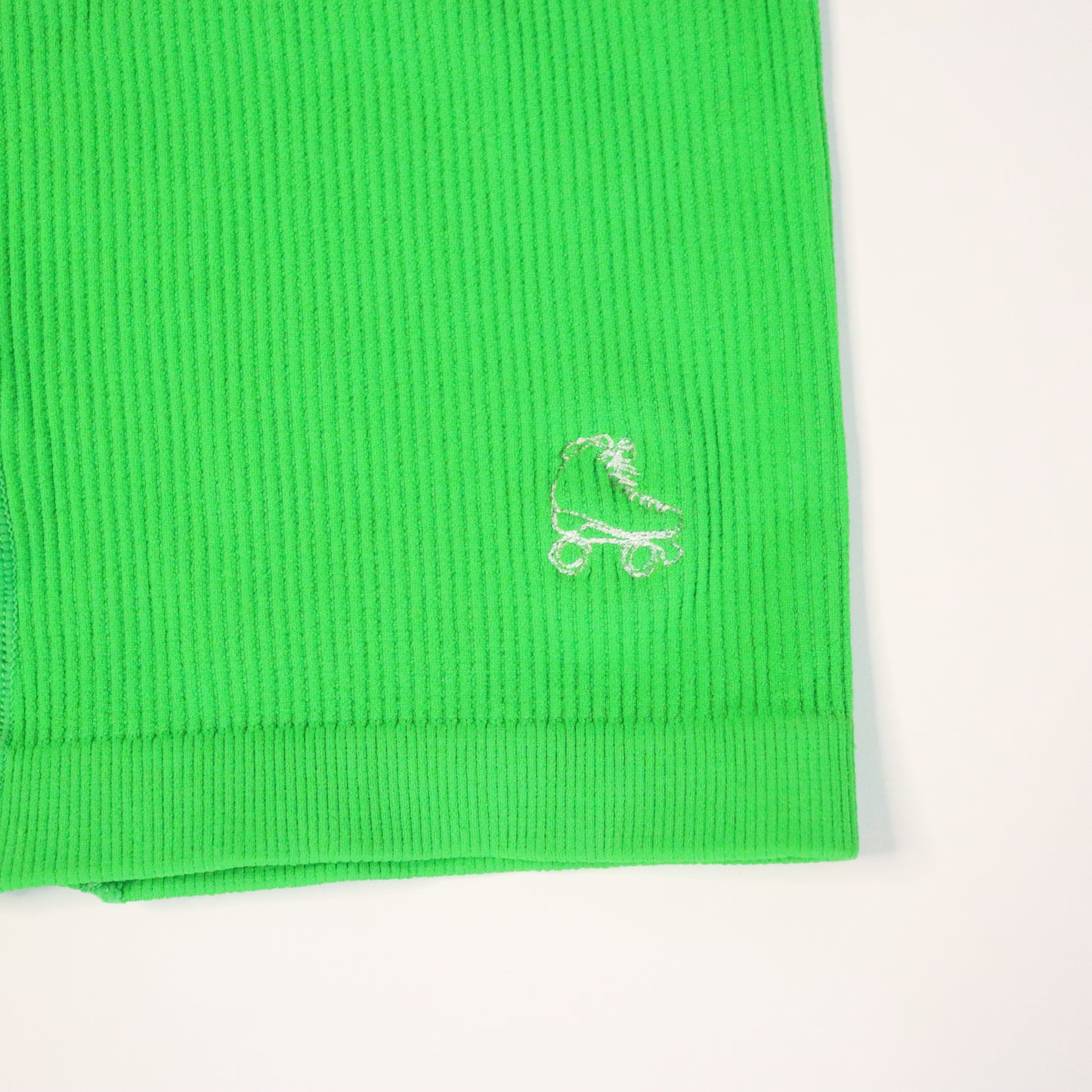 Size Medium NEW Kelly Green Embroidered Roller Skate Shorts